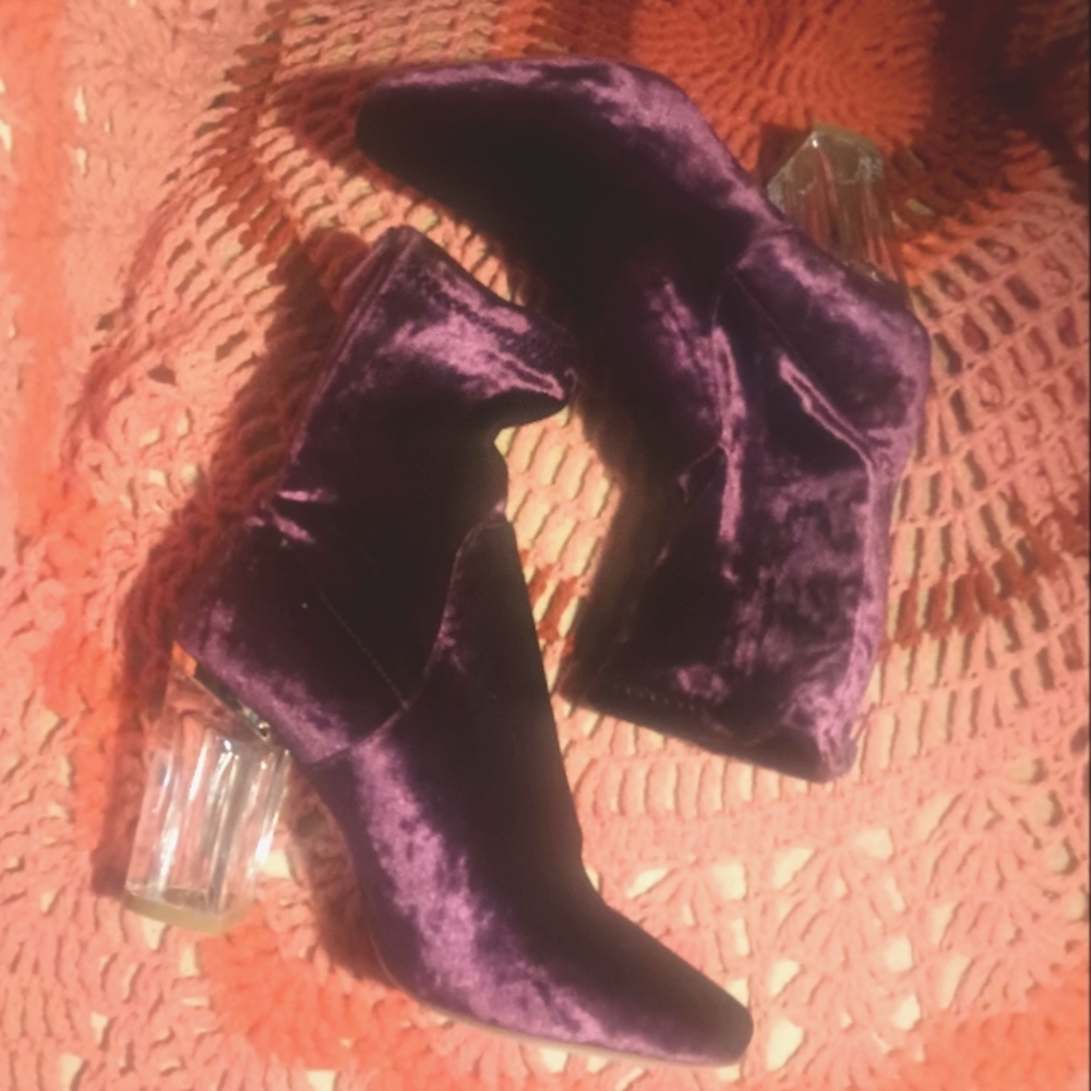 Purple✔️crushed velvet✔️clear acrylic heel✔️Doves Crying✔️Prince would be proud